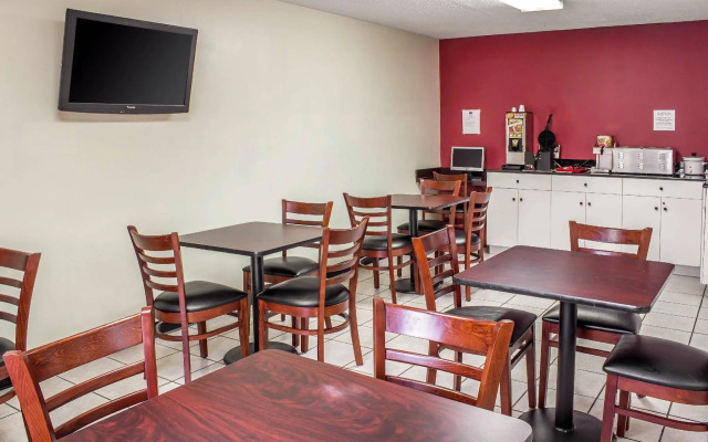 Econo Lodge Research Triangle Park
