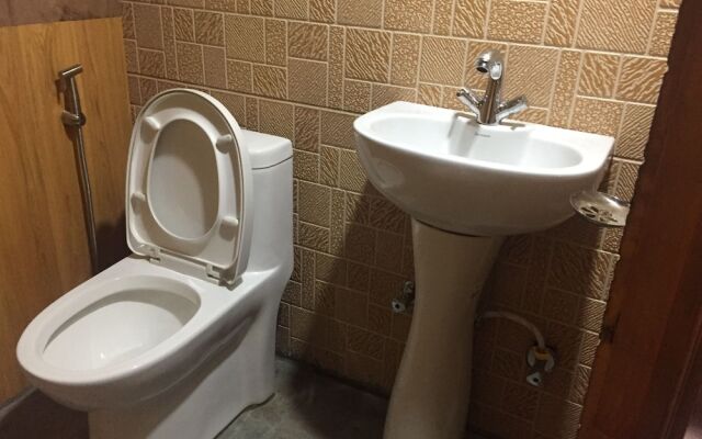 Tribeni Lodge Restaurant And Bar