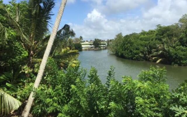 Mahinda Riverface Hotel