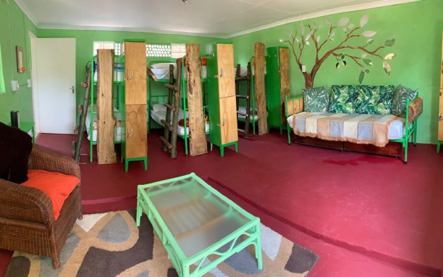 Lion's Den Backpackers