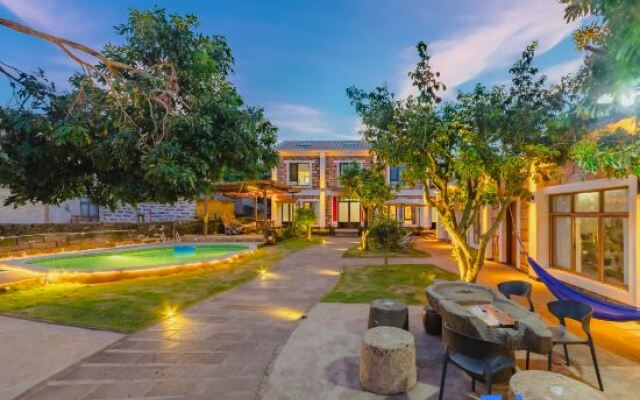 Weizhou Island Stone Yuanshe Coral Stone Homestay