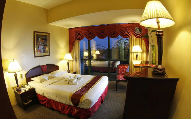 Sarrosa International Hotel and Residential Suites