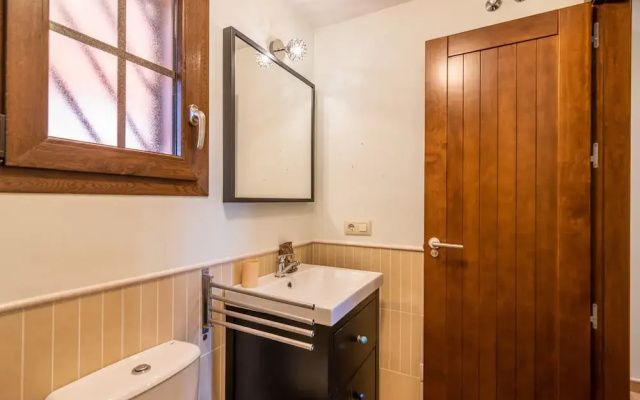 2-bedroom Apartment With Pool