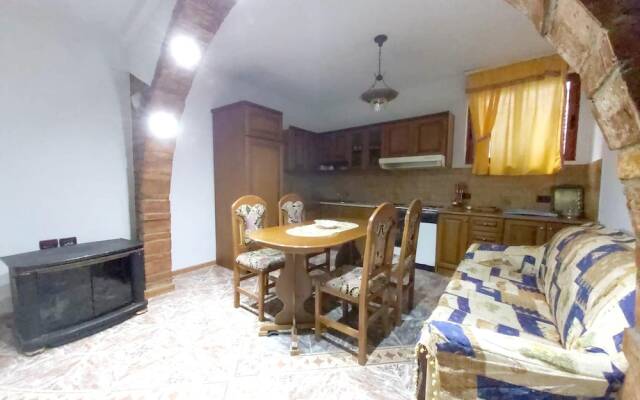 House With 2 Bedrooms In Berat With Wifi