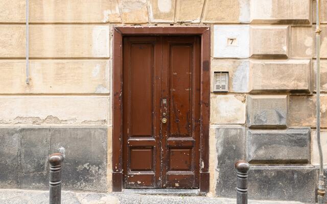 Viale Calascione 7 in Napoli