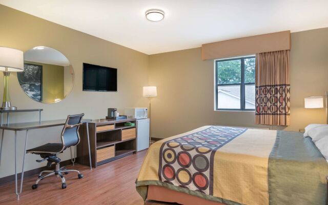 Super 8 by Wyndham Bryant Little Rock Area