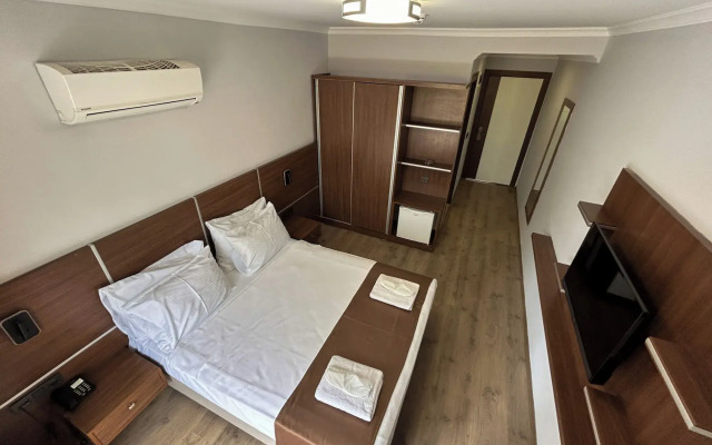 Gulluk Life Hotel