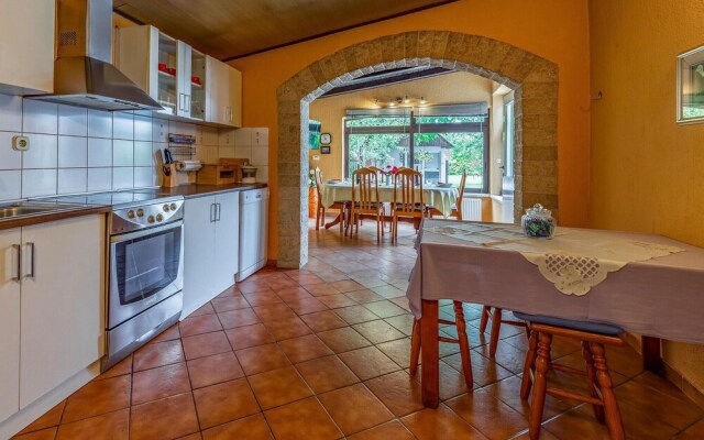 Amazing Home in Liznjan With 4 Bedrooms, Wifi and Outdoor Swimming Pool