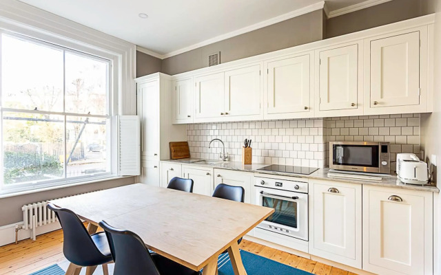 Idyllic Islington Flat