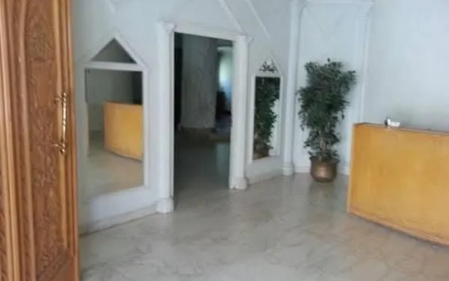 White House Apartments