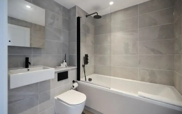 The Tottenham Scenery - Elegant 2bdr Flat With Balcony
