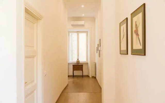 Prestigious Apartments Via Barberini