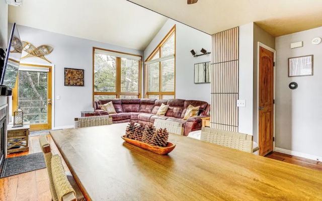 Expansive Canyons Ski Retreat w/ Community Pool!