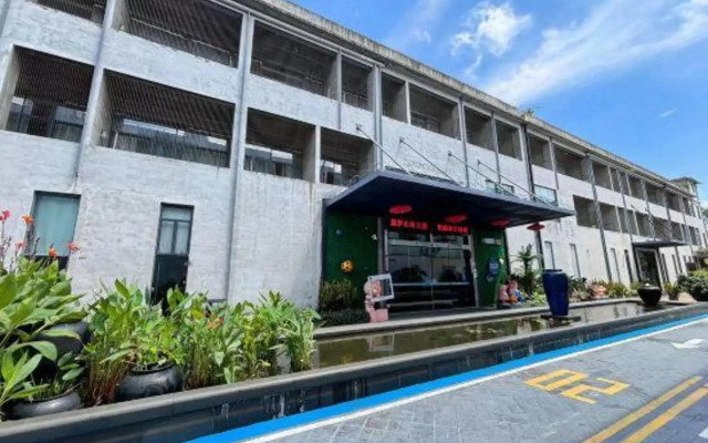 YueLanwan Seaside Resort Hotel