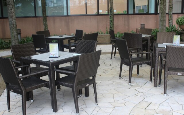 Raintree Apartment Suites at Times Square