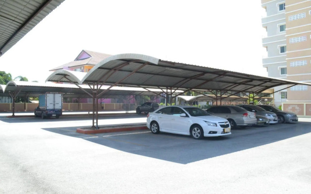 Preechana Golden Place Serviced Apartment