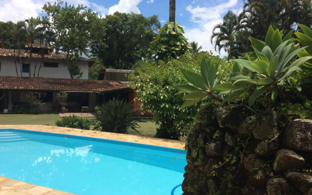 Casa Colonial Térrea no Saco da Capela em Ilhabela