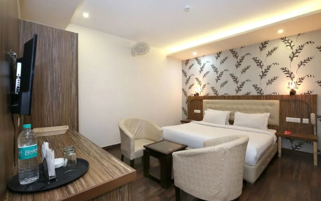 Tricity Relax Inn by OYO Rooms