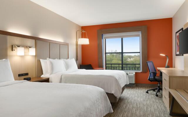 Holiday Inn Express & Suites Mt. Pleasant by IHG