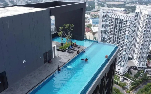 Hill10 Residence i-City by VEE -Wifi, Netflix & Parking - Comfy & Cozy