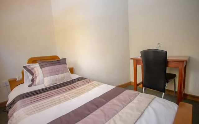 Crown Suites Hotel