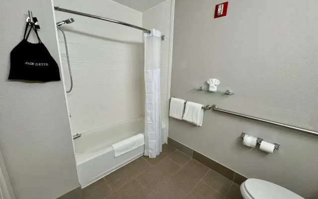 Garner Hotel Longview South by IHG