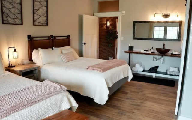Tall Oaks Resort