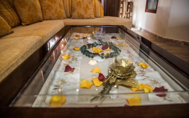 Paradise Bar Luxury Apartments