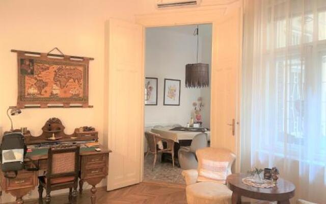 Gold Pearl Apartment