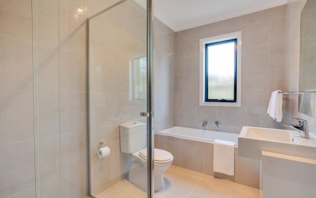 Barefoot Beach Holiday House