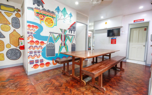 Lokal Hostel