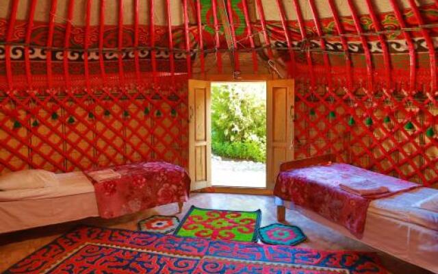 Happy Nomads Yurt Camp & Hostel