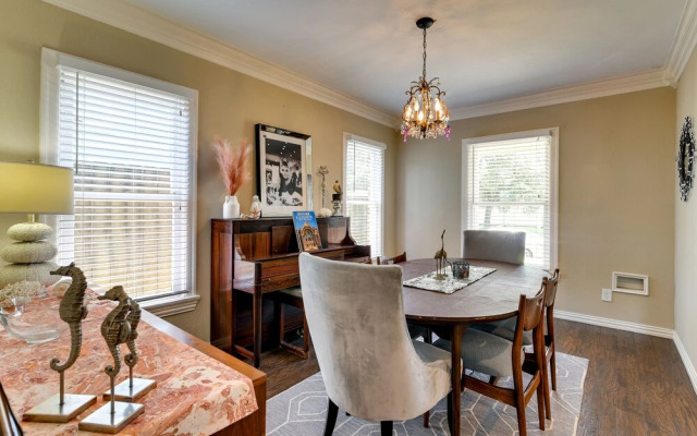 2 Mi to Beach: Galveston Vacation Rental!