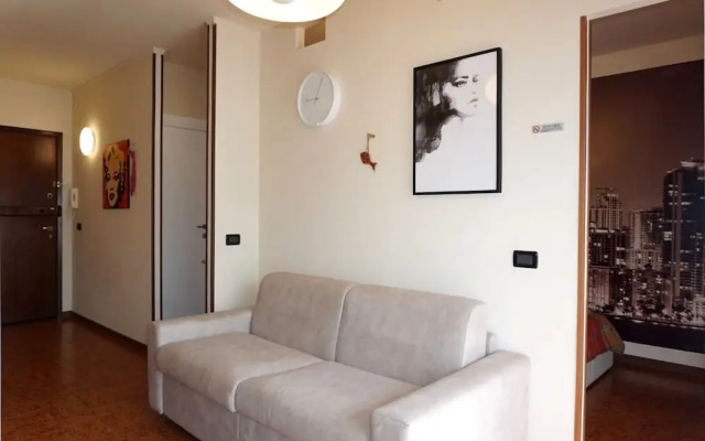 Modern Studio With Shared Pool - Beahost