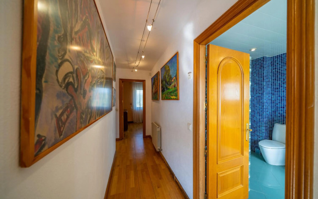 Villa Lux Gallery AC