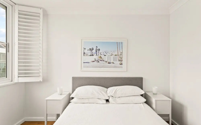 Coastal 2-bed Apartment Steps From Manly Beach – Guest Rooms – Sydney