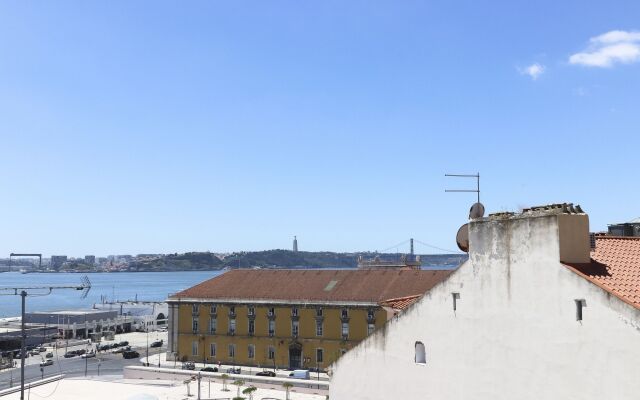 Alfama Golden View by Homing