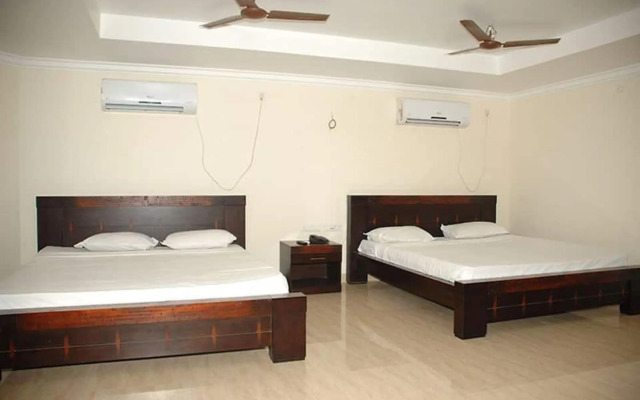 OYO 2724 Hotel PLA Residency