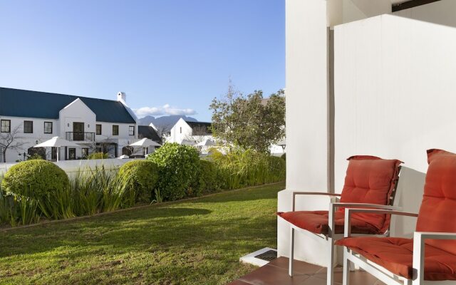 Winelands Golf Lodges 18