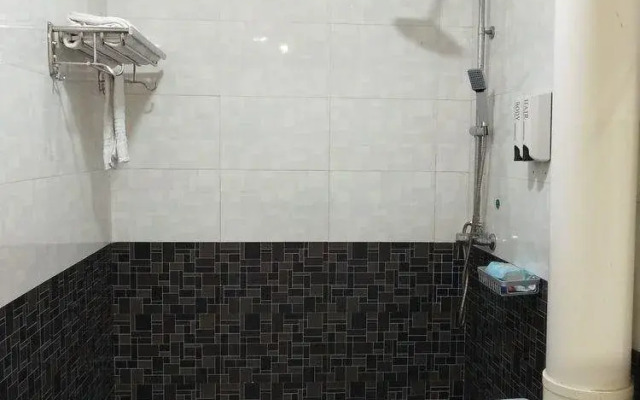 Selina Holiday Hotel Minzhi Branch