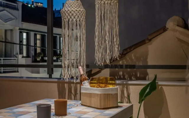 Elegant City Apartment - 250m From Solomos Square