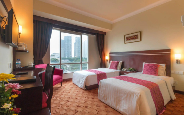 Twin Plaza Hotel