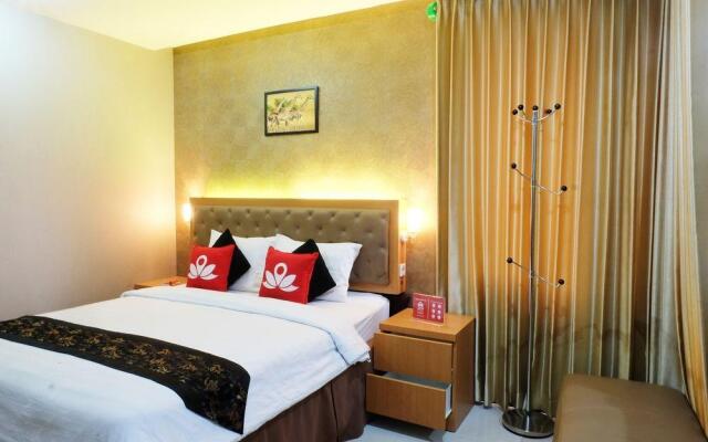 ZEN Rooms Basic D Rainbow near Royal Plaza