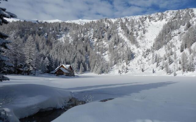 Rifugio Lago Nambino