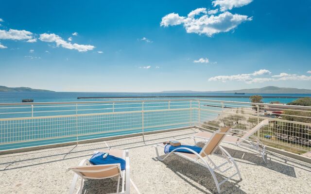 Seafront Penthouse LEO