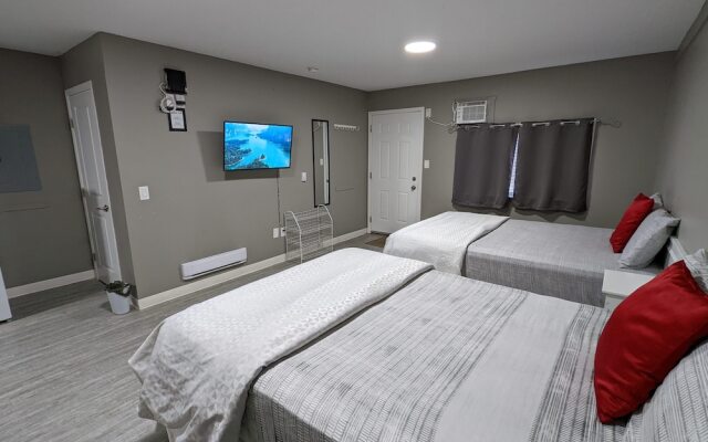 Riverside Motel & Suites