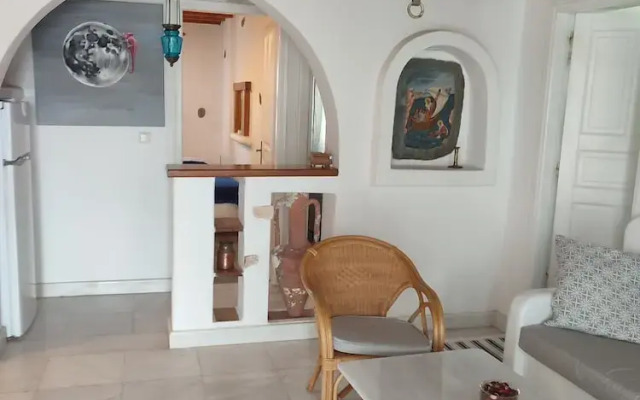 Ornos Beachside 2 Bd Stylish House