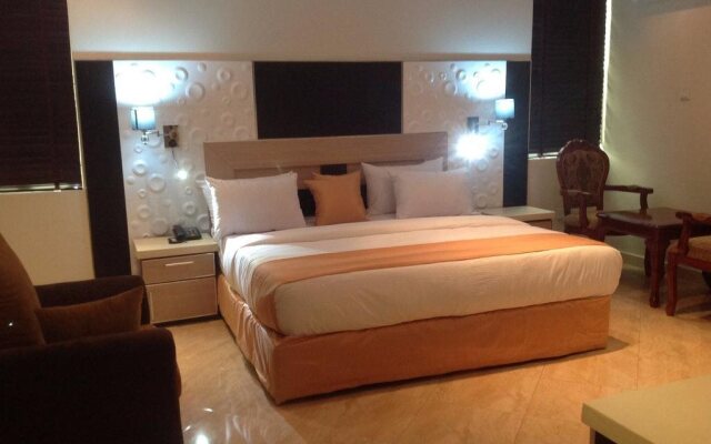 De Meros Hotel & Suites