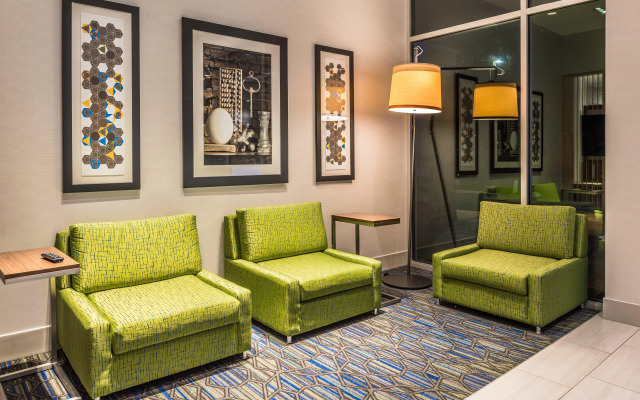 Holiday Inn Express & Suites Farmville by IHG