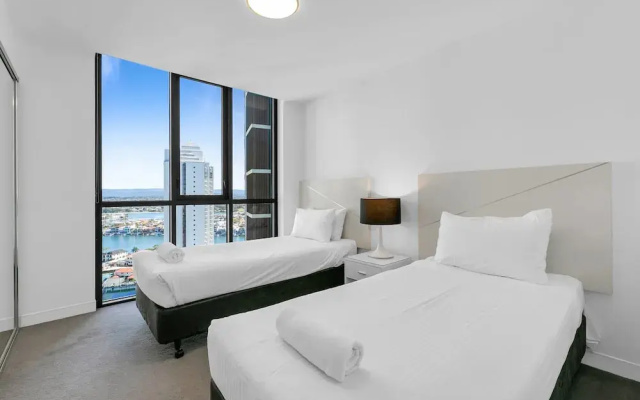 Wonderful 2-bed With Pool, Gym & Scenic Views